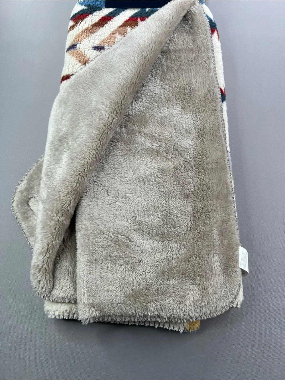 PENDLETON WHITE SANDS 50 x 70 REVERSIBLE SHERPA THROW BLANKET